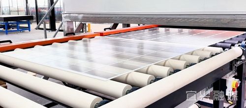 從產品世界 最薄 到生產智能化全球 最高 ,這家光伏企業的 零碳密碼